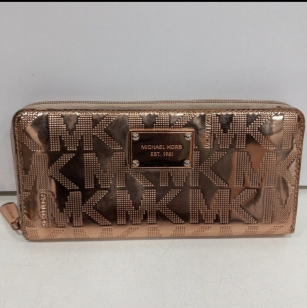 Michael kors gold wallet